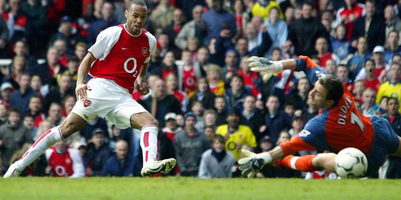 Cầu thủ Thierry Henry ví như con trai của thần gió